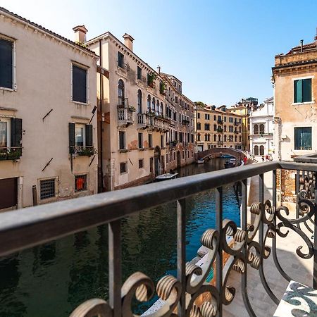 Ln Luxe Apartment Venice Canal View ภายนอก รูปภาพ