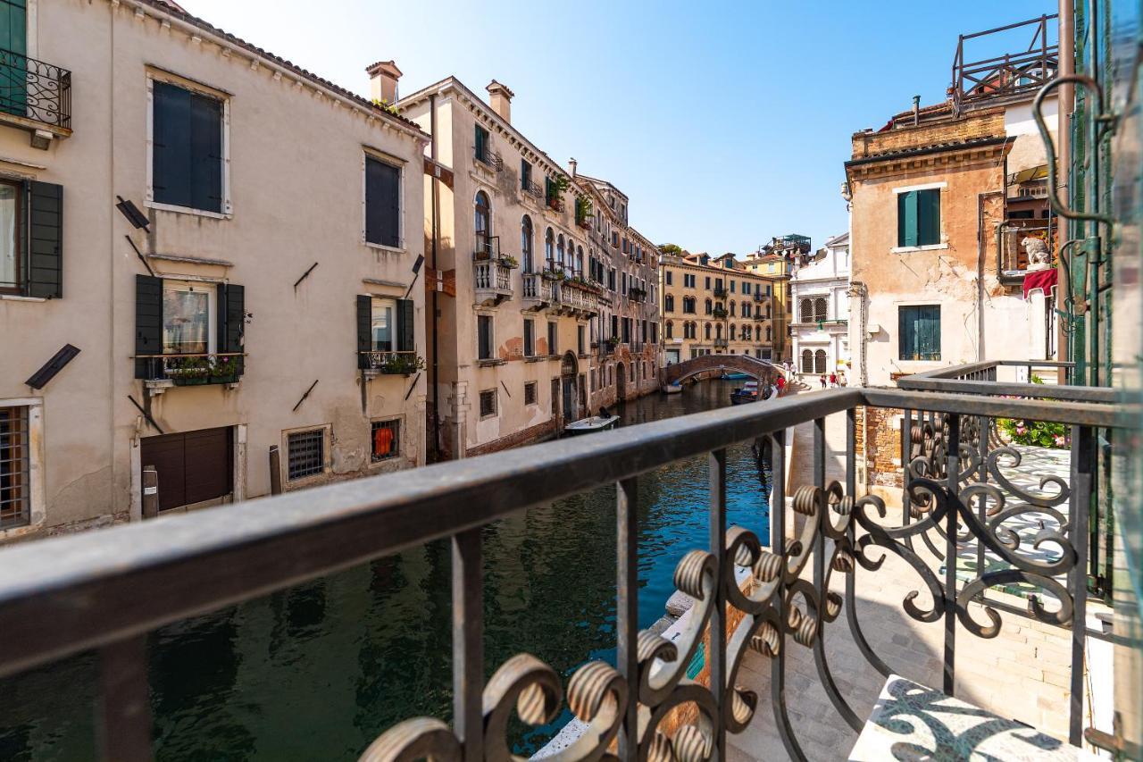Ln Luxe Apartment Venice Canal View ภายนอก รูปภาพ