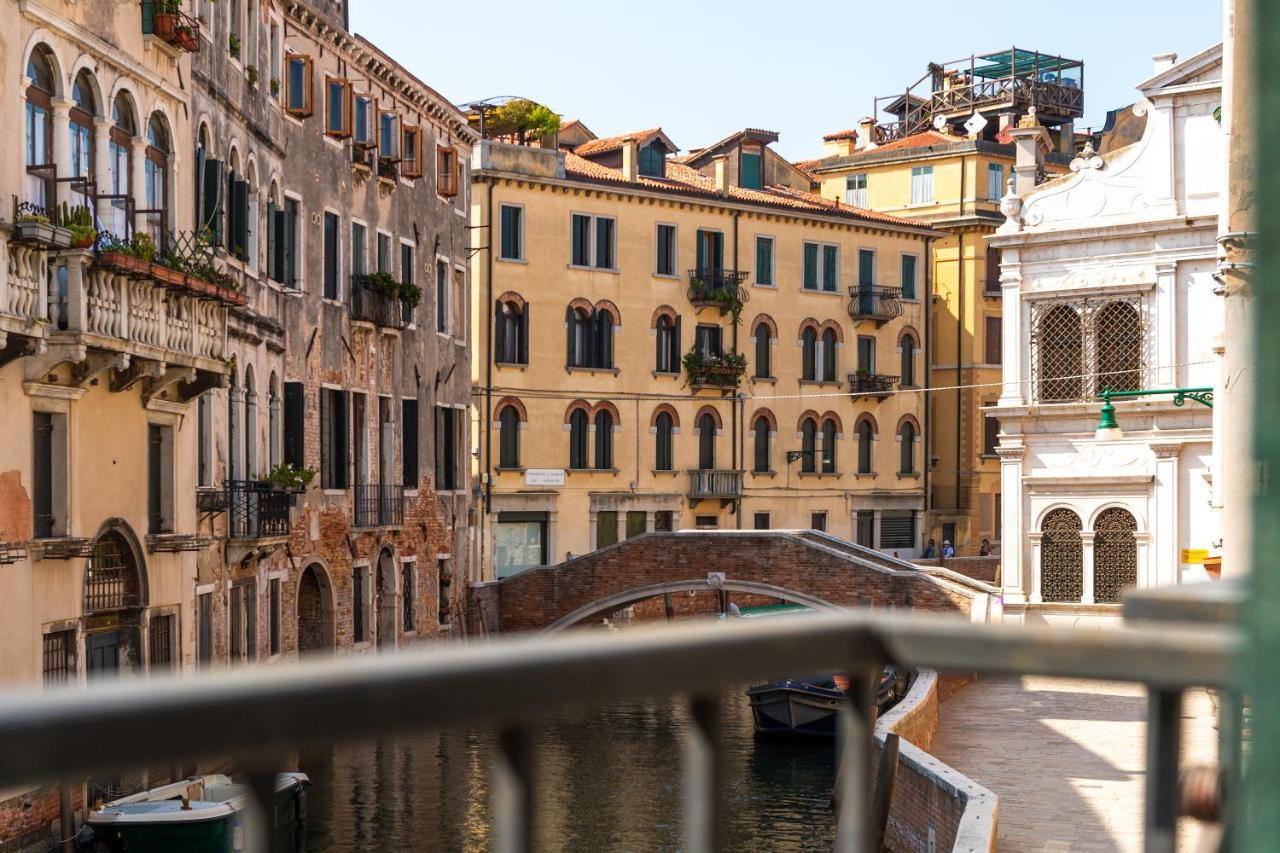 Ln Luxe Apartment Venice Canal View ภายนอก รูปภาพ